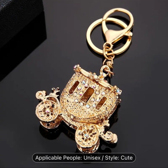 Gold Carriage Keychain - Picture 2 of 5